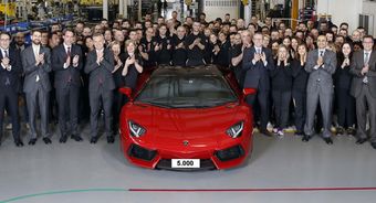 Lamborghini Aventador: собрано 5000 суперкаров за 55 месяцев